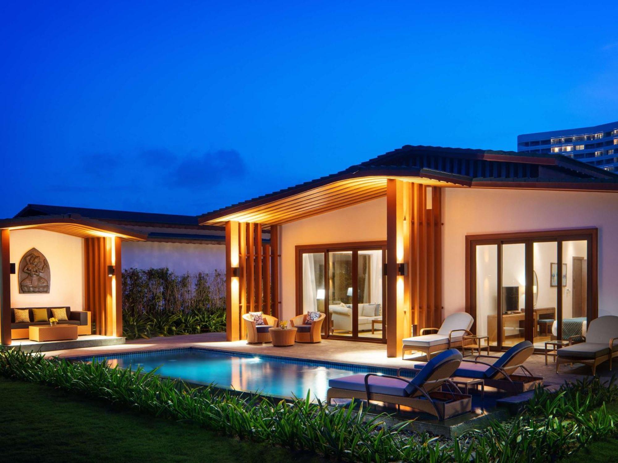 Mövenpick Resort 5*