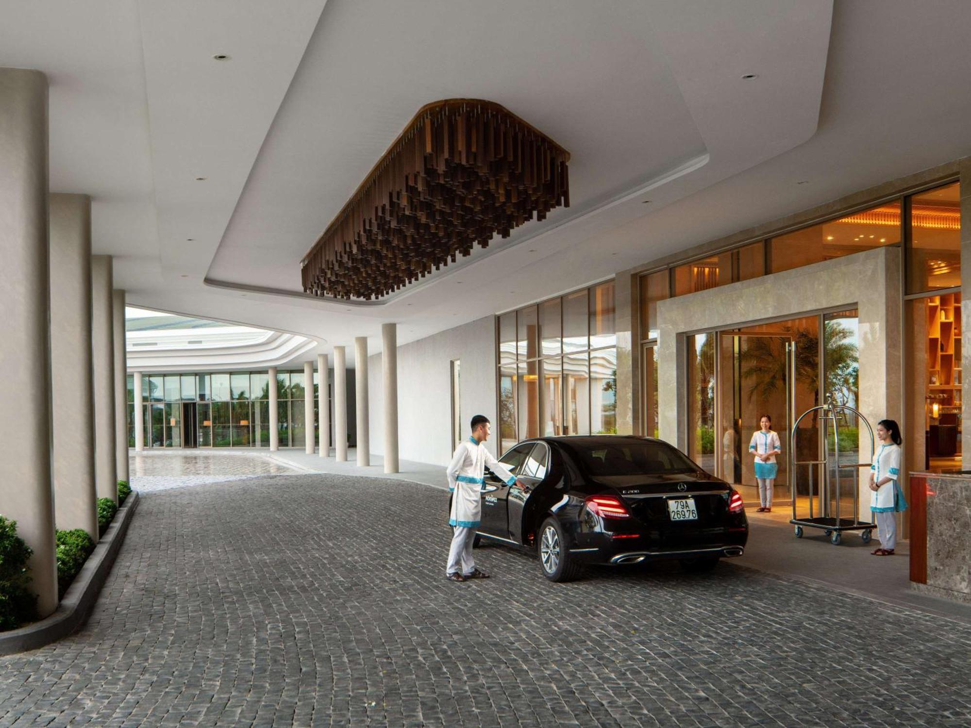 Resort Moevenpick 5*