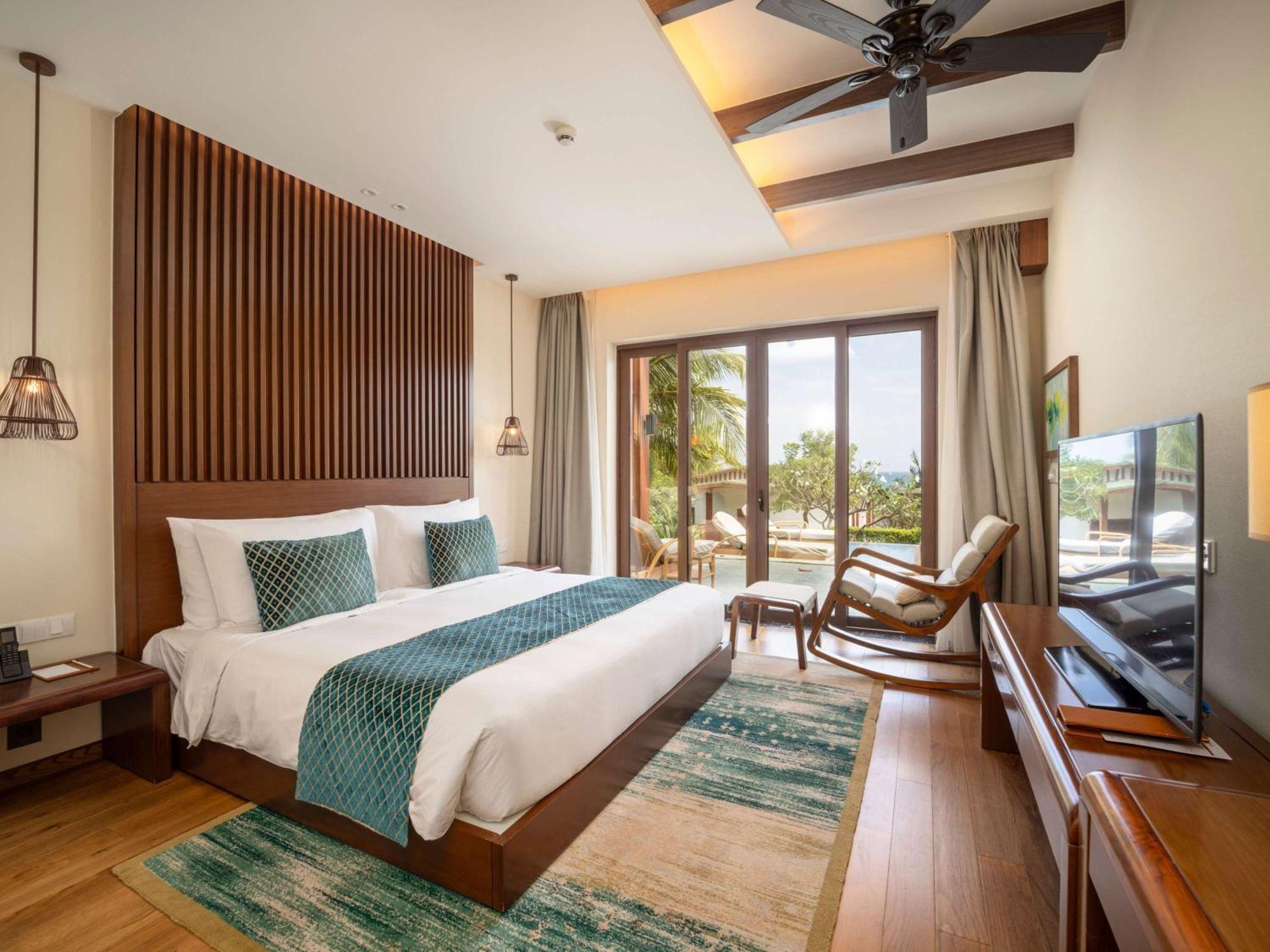 Resort Moevenpick 5*